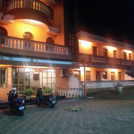 Palm Grove Hotel Cavelossim Exterior photo